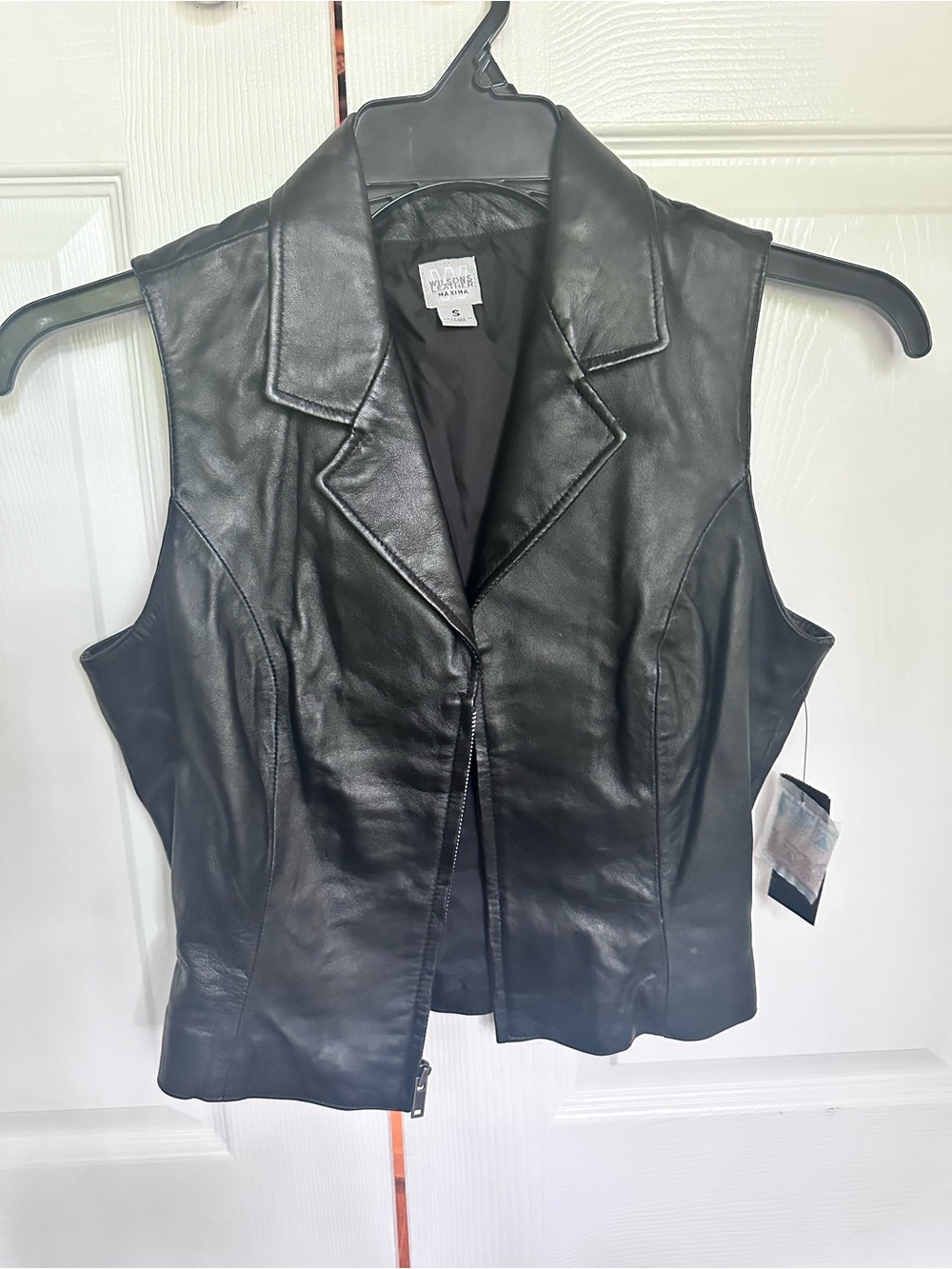 Wilsons Leather Black Leather Sleeveless Zip Vest